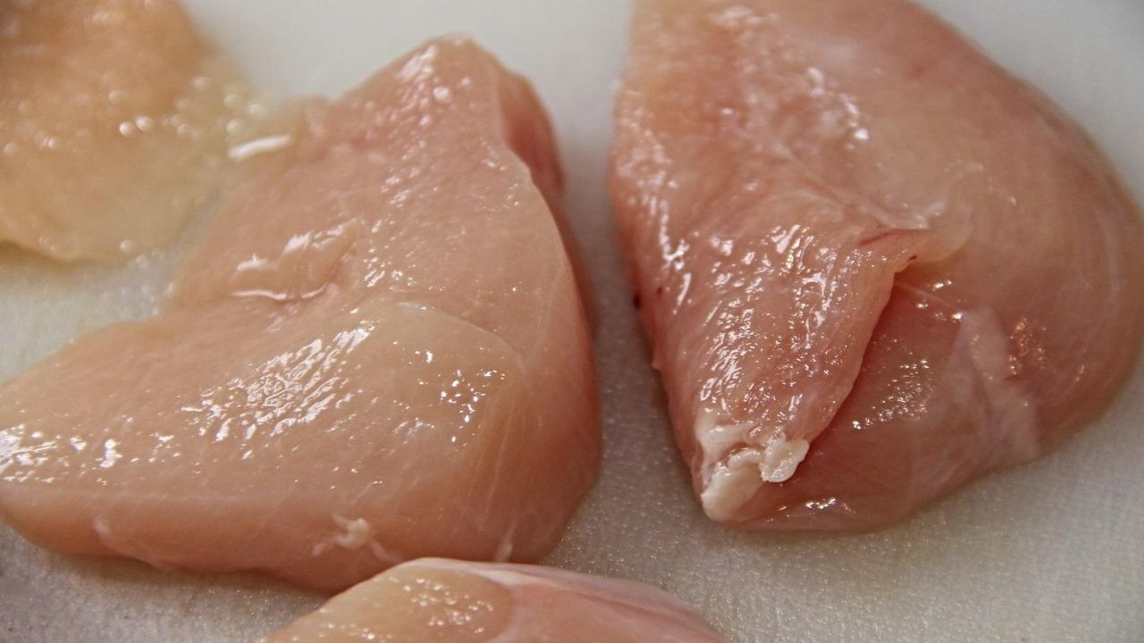 Ministério da Agricultura questiona governo chinês sobre suposta contaminação de frango