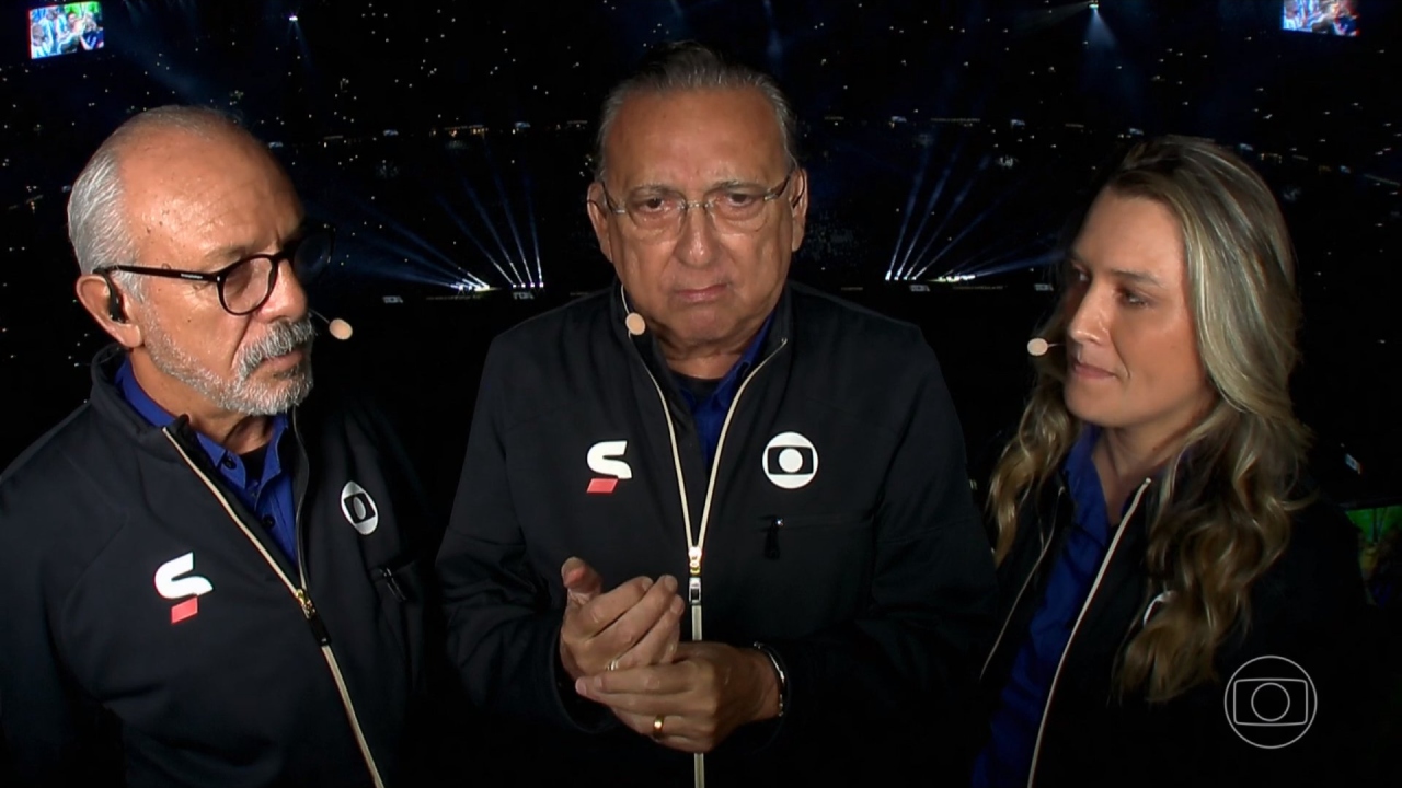 Em despedida, Galvão Bueno se emociona com homenagem na Globo