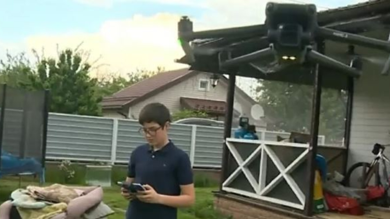 Menino ucraniano ajuda a destruir comboio russo com drone particular