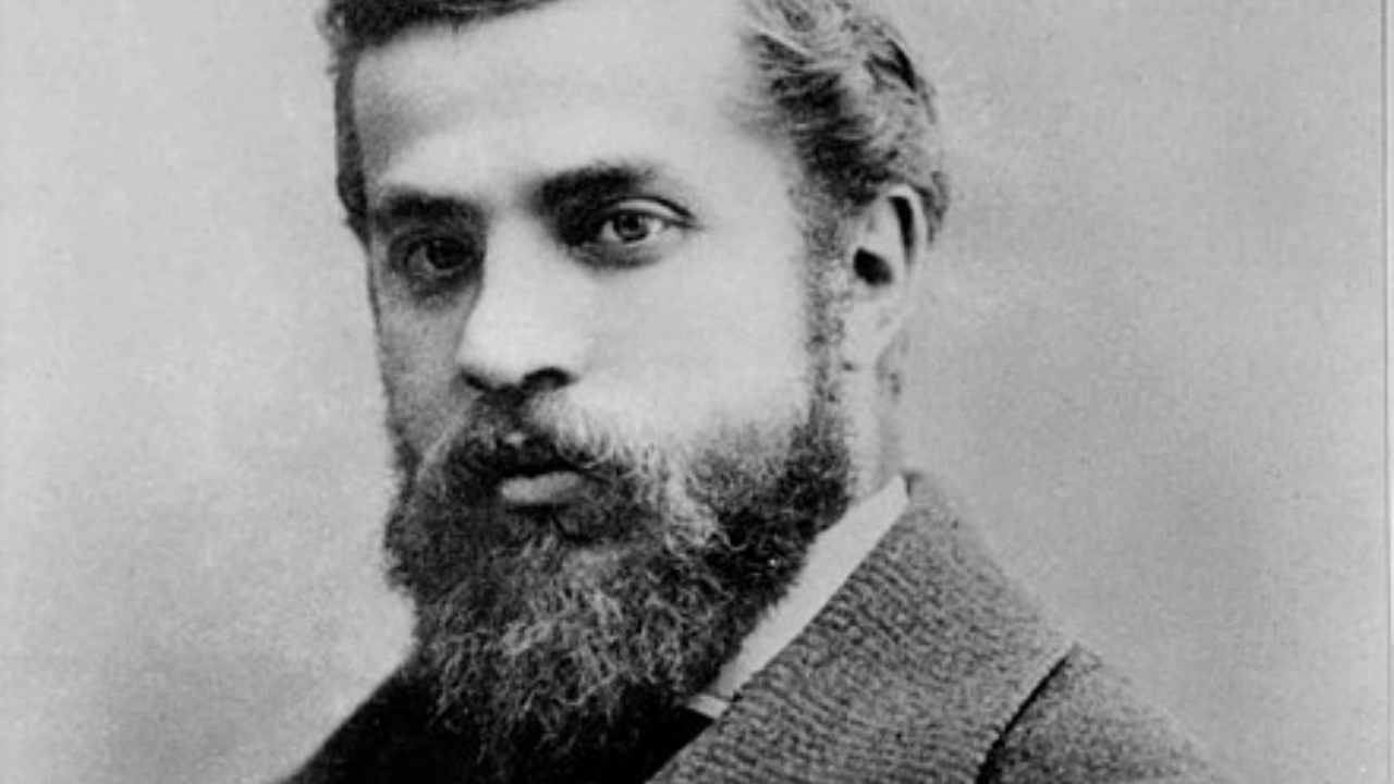 No fim do século 19, Antoni Gaudí fez construções com modelos coloridos e formas sinuosas