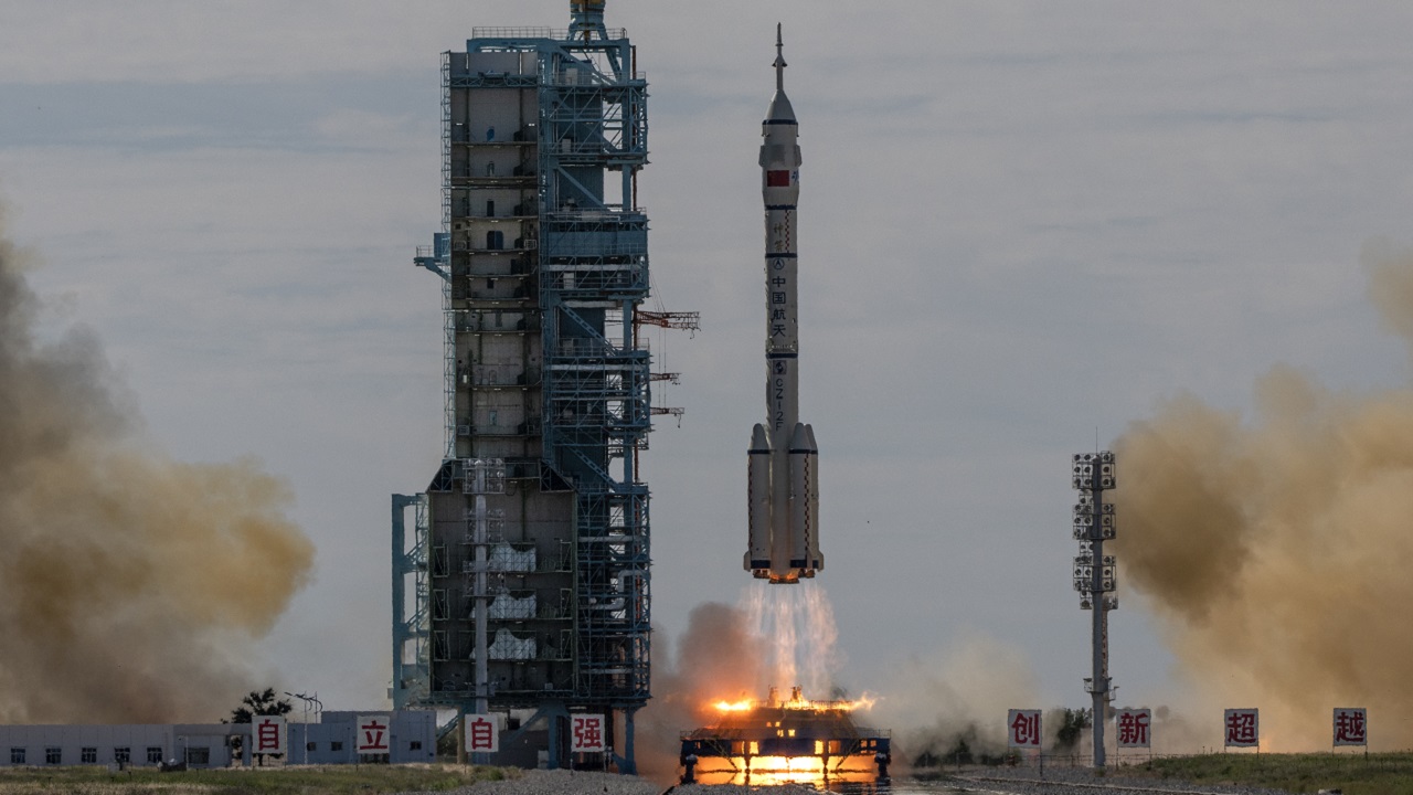 Momento histórico: China lança sua terceira missão espacial; a primeira tripulada