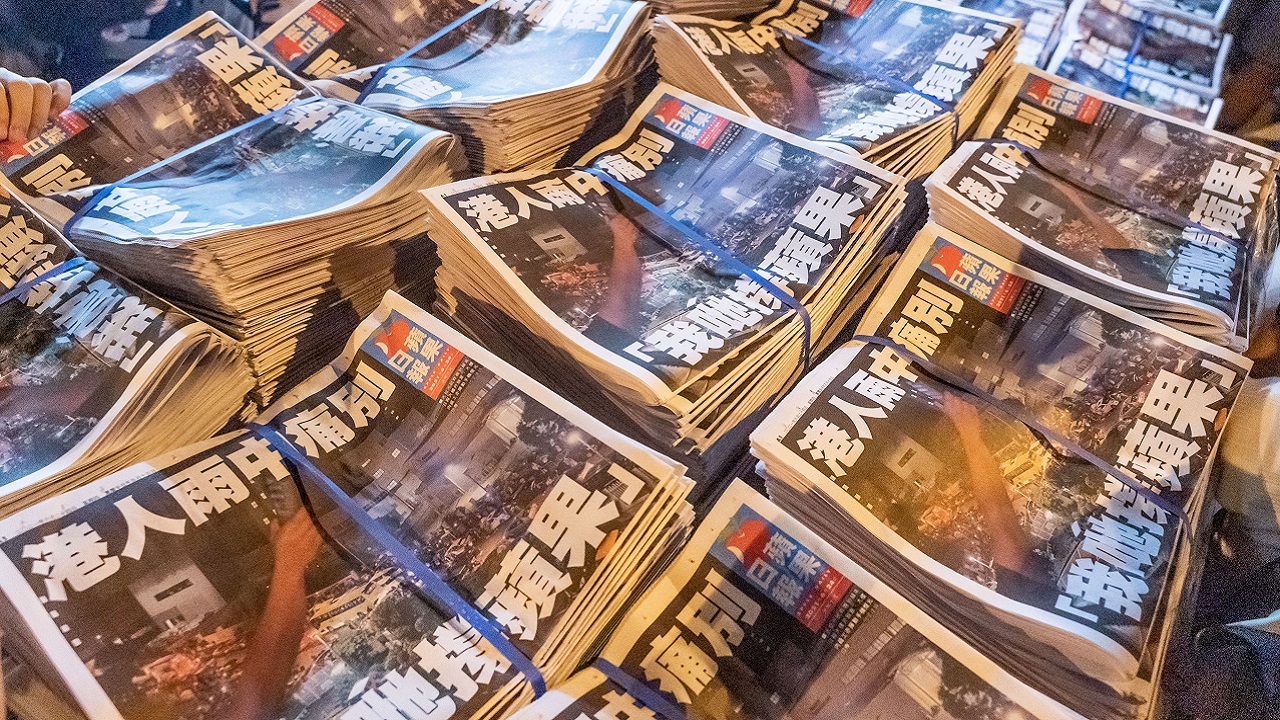 Em Hong Kong, ex-diretor de redação de jornal pró-democracia é detido