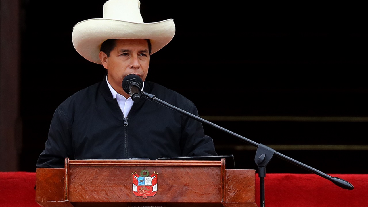 Presidente peruano estuda castração química contra abusadores de menores