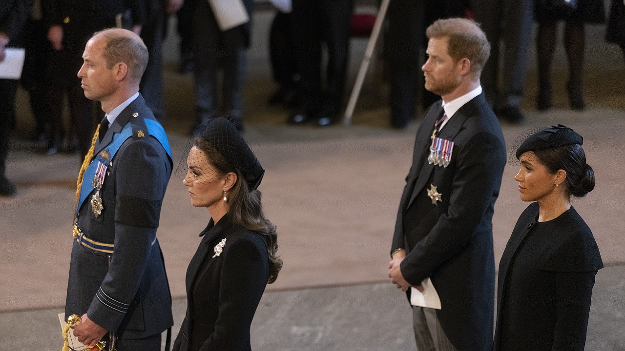 Em funeral de Elizabeth II, Meghan Markle quase quebra protocolo real