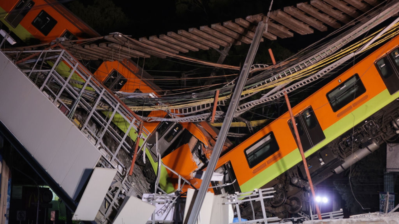 23 mortos e dezenas de feridos: No México, estrutura de metrô desaba e causa acidente grave
