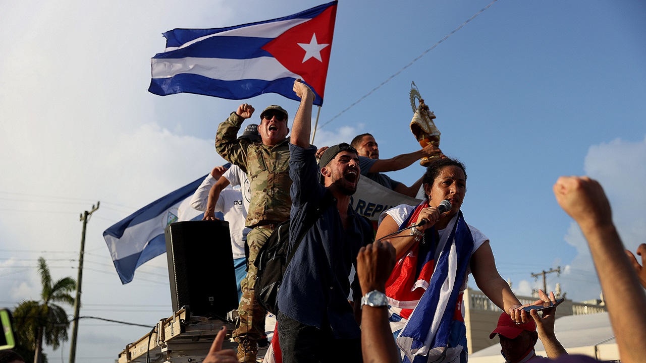 Após manifestações, presidente cubano convoca apoiadores: “Às ruas os revolucionários”