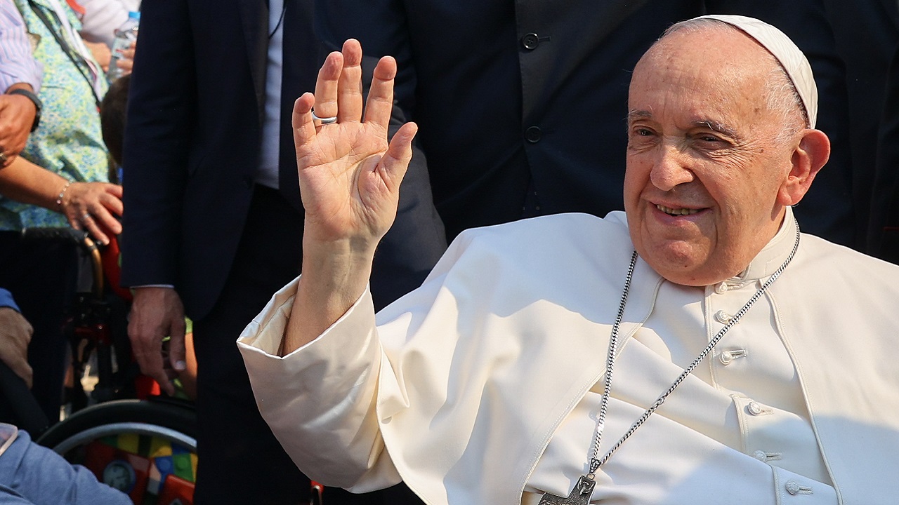 Em mensagem dominical, Papa Francisco diz estar com “inflamação pulmonar”