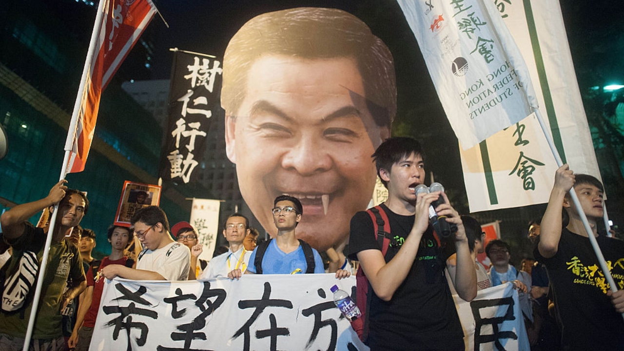 Cerca de 50 ativistas e ex-parlamentares pró-democracia são presos em Hong Kong