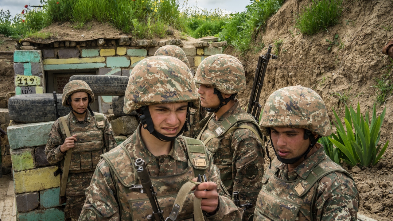 Acordo entre Armênia, Azerbaijão e Rússia pode encerrar conflito militar em Nagorno-Karabakh