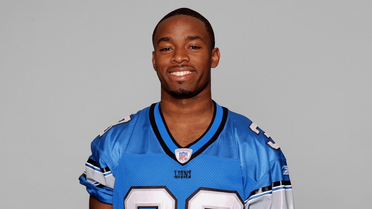Ex-jogador da NFL morre após desmaiar em hospital psiquiátrico