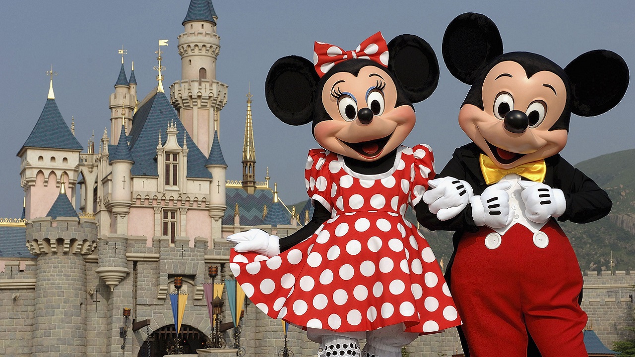 Ursa preta invade a Disney e várias atrações são fechadas
