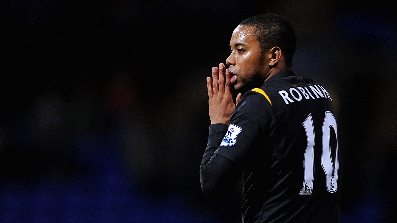 Robinho é convocado ‘imediatamente’ pelo STF para discutir cumprimento de pena