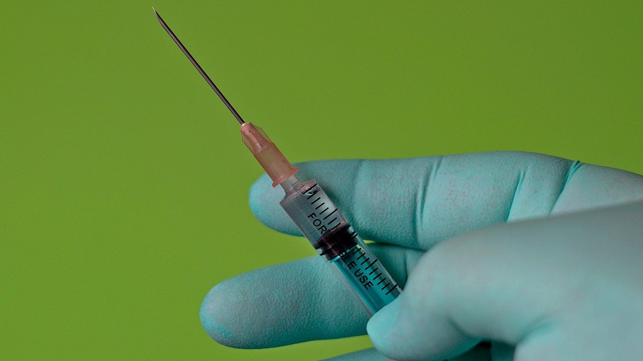 Polícia italiana faz operação contra violência de extremistas antivacina