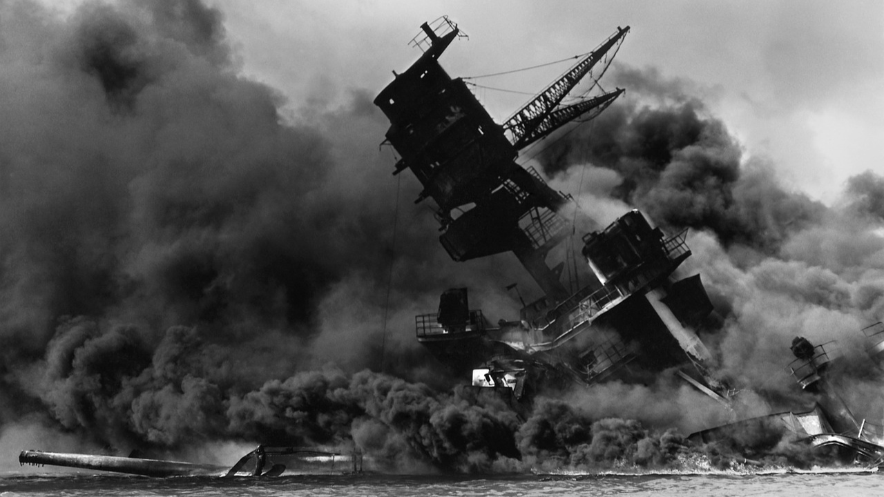 O que aprender com o ataque a Pearl Harbor e a batalha de Termópilas