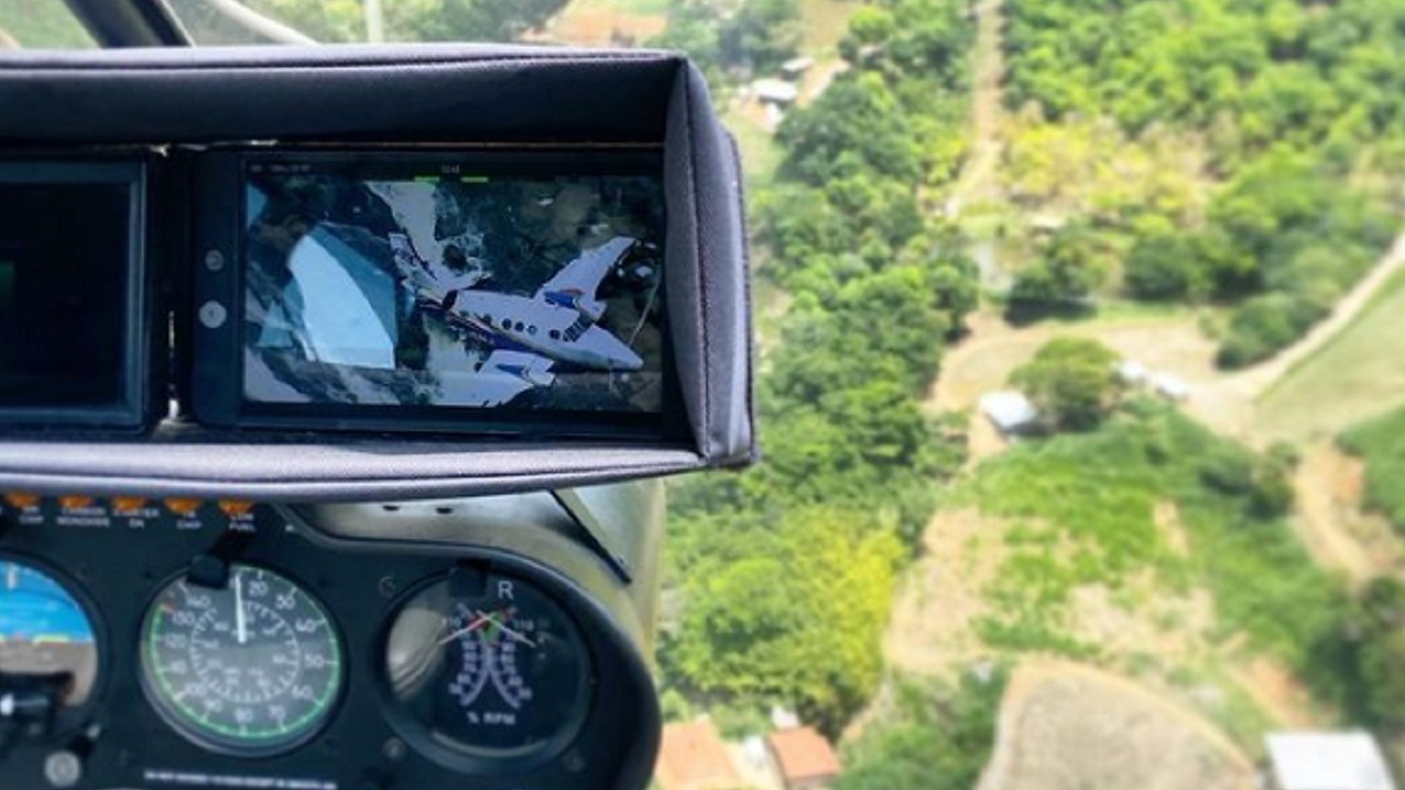 Helicóptero que fazia cobertura do caso Marília Mendonça sofre acidente