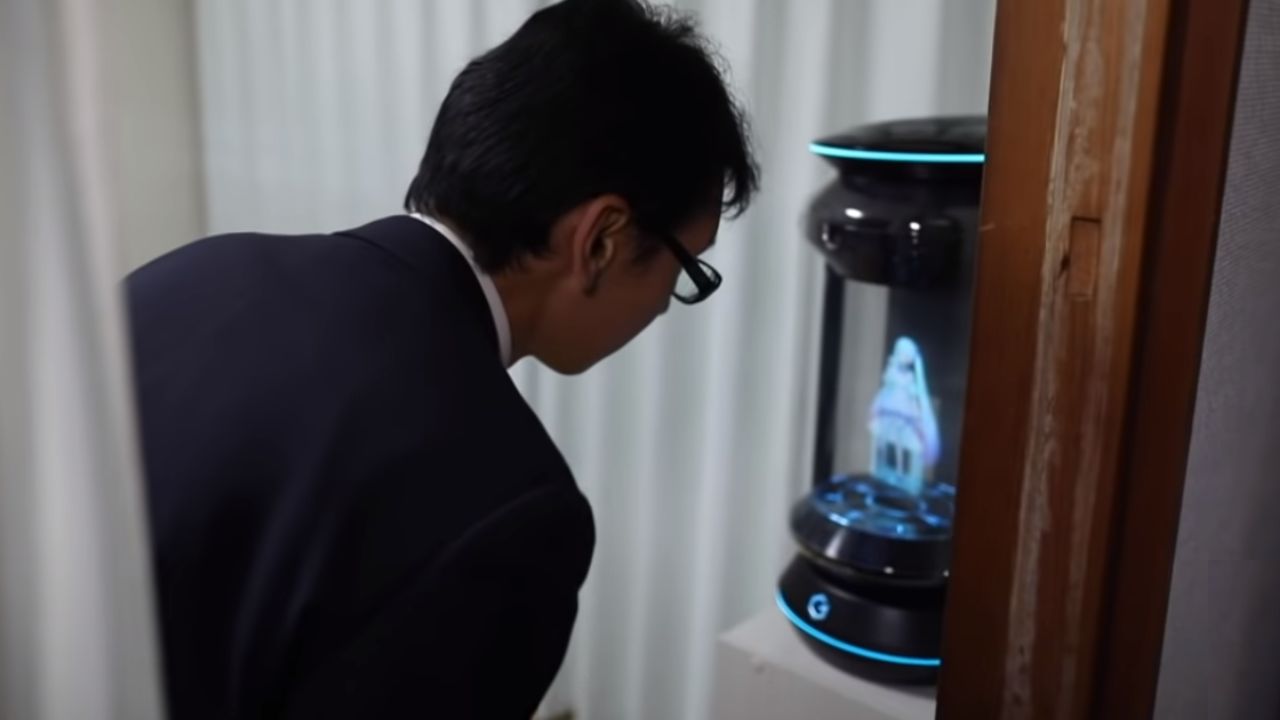 Mais lidas: Japonês que casou com holograma fica ‘viúvo’ após software expirar