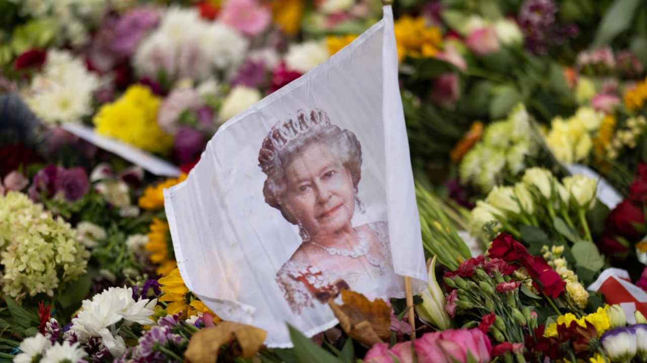 Elizabeth II: Governo do Reino Unido propõe minuto de silêncio na véspera do funeral