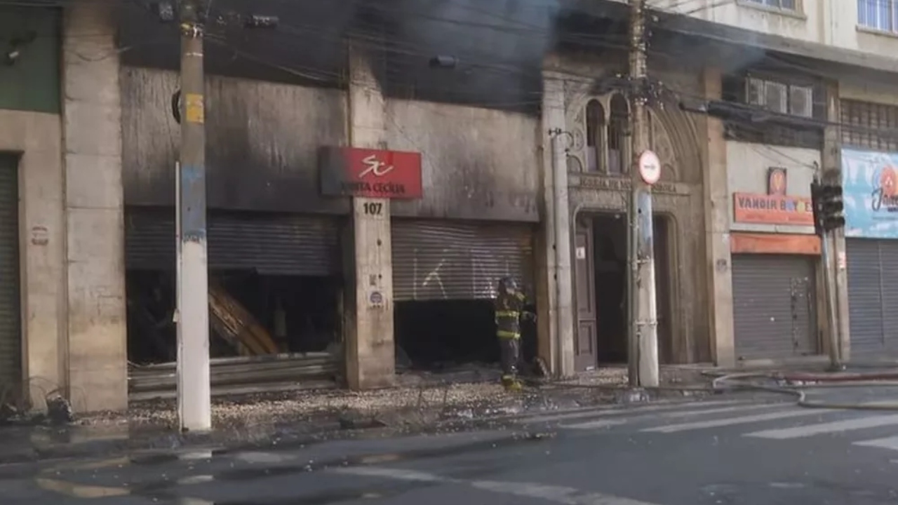 118 anos depois, primeira Igreja Ortodoxa do Brasil é atingida por incêndio em prédios
