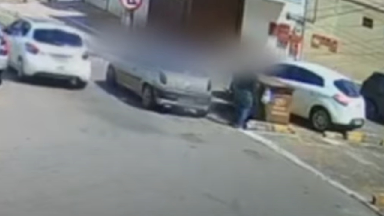 Casal é preso após ser filmado jogando bebê recém-nascido no lixo