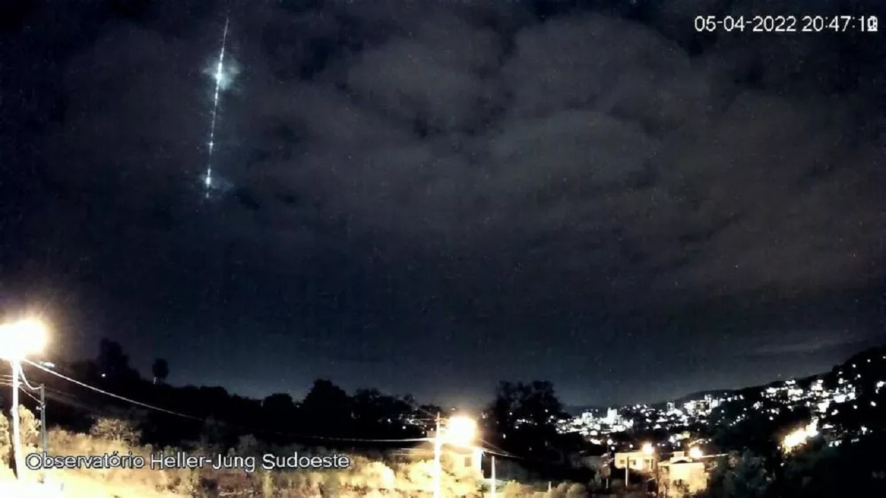 Curiosa queda de meteoro no Rio Grande do Sul é registrada