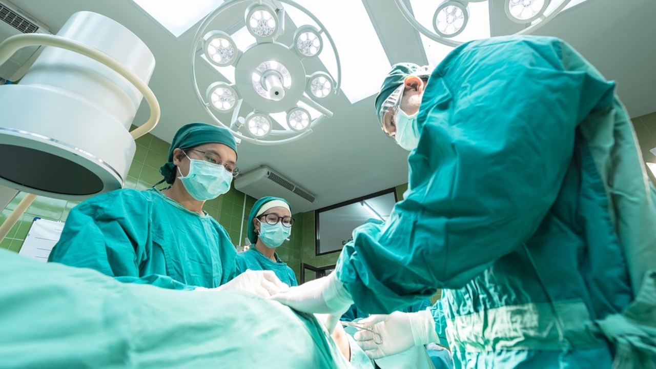 Jovem que teve epilepsia por quatro anos volta a ter uma vida normal após procedimento realizado pelo SUS