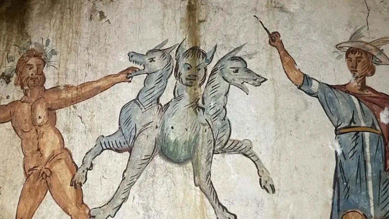 Na Itália, ‘Tumba de Cérbero’ é encontrada com diversas representações mitológicas