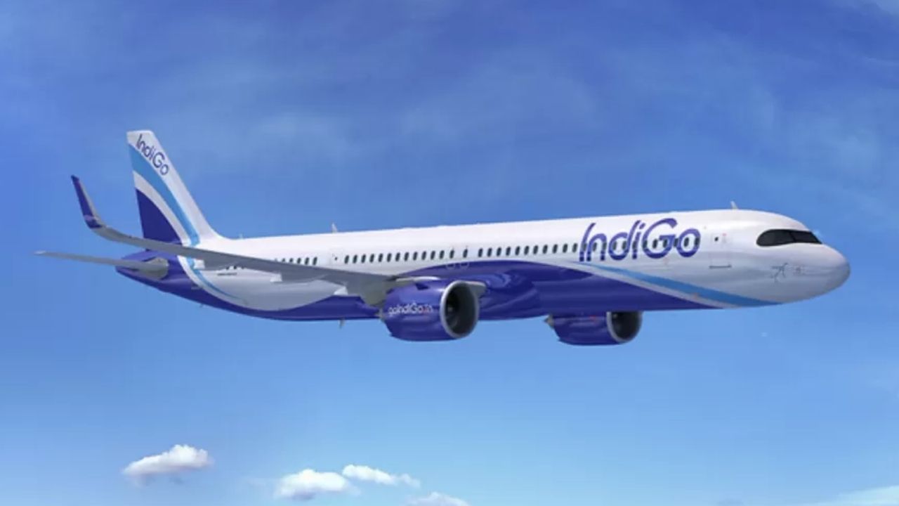 Funcionário cochila em bagageiro de avião e acorda durante viagem