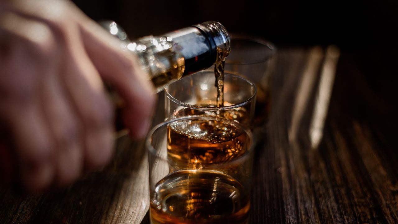 Atletas são presos no Irã por beber álcool no Réveillon