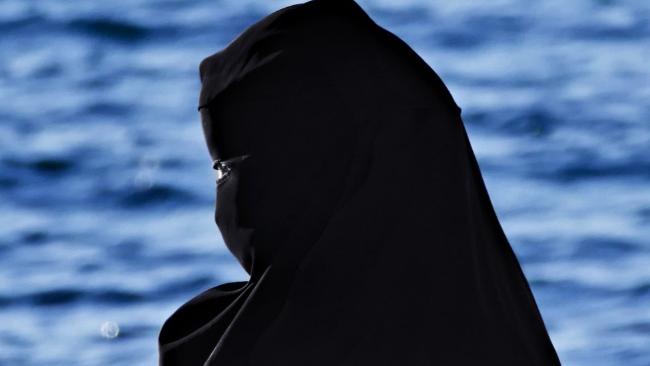 A garota de Qatif: o chocante caso da jovem saudita chicoteada por encontrar um amigo