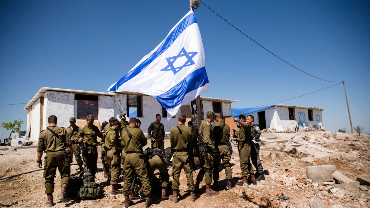 Jovem brasileiro afirma ter sido preso e agredido pelo Exército de Israel