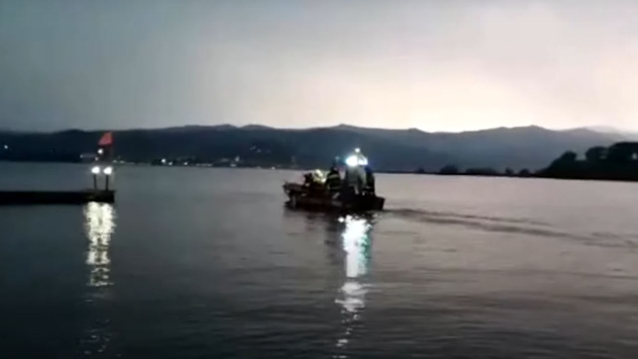 4 mortes: Redemoinho em lago da Itália vira barco turístico