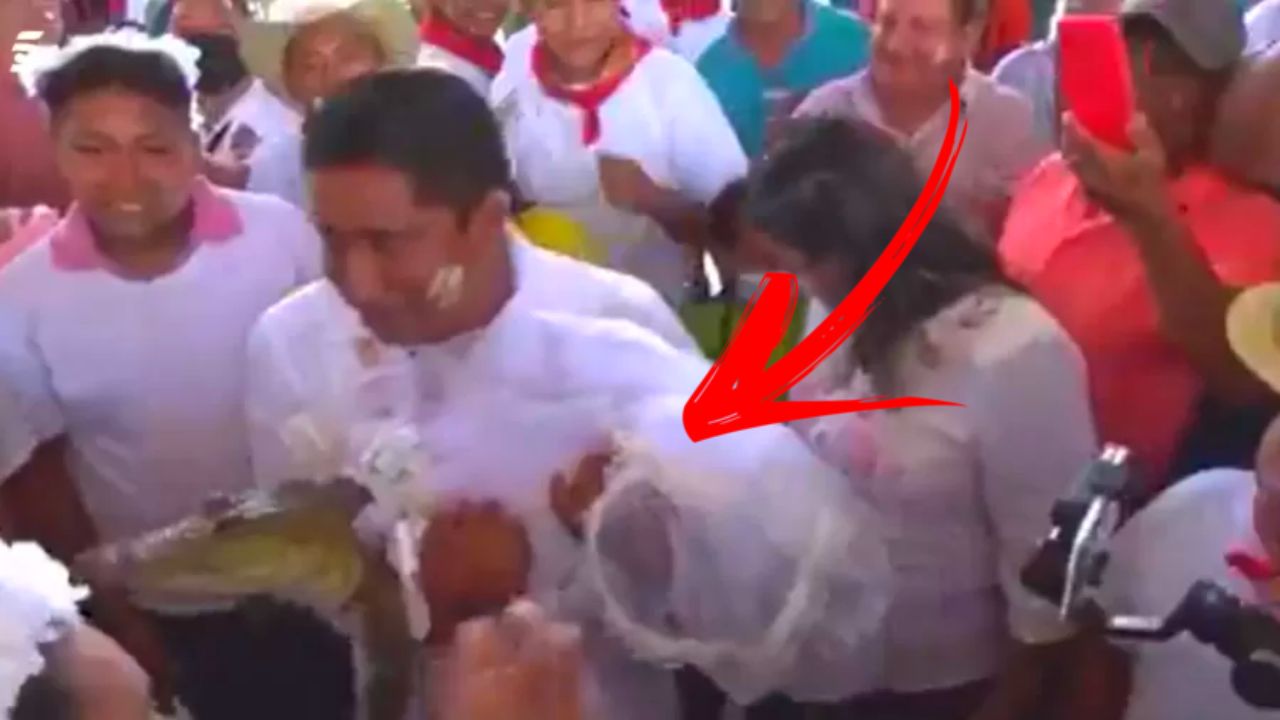 Em cerimônia tradicional ritualística, prefeito mexicano se casa com jacaré