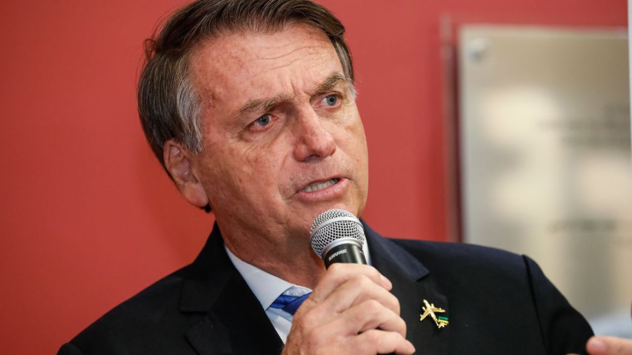 Bolsonaro coloca reeleição em dúvida: ‘Tô louco para entregar isso aqui’