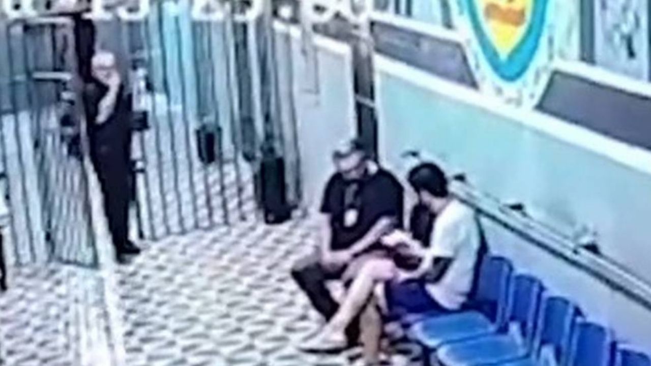 Vídeo revela que Dr. Jairinho recebeu sanduíche das mãos de diretor do presídio