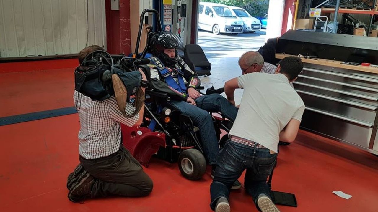 Homem quebra recorde mundial ao atingir mais de 107 km/h em cadeira de rodas