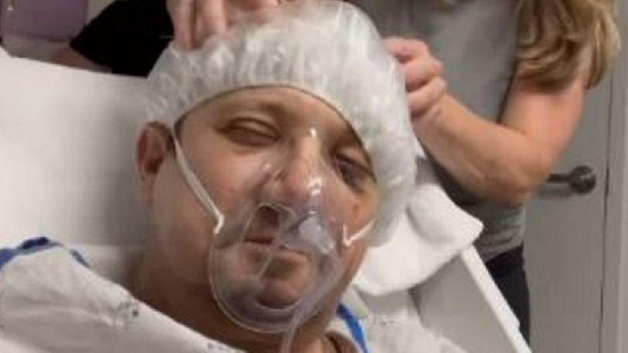 Jeremy Renner tentava salvar seu sobrinho quando sofreu acidente