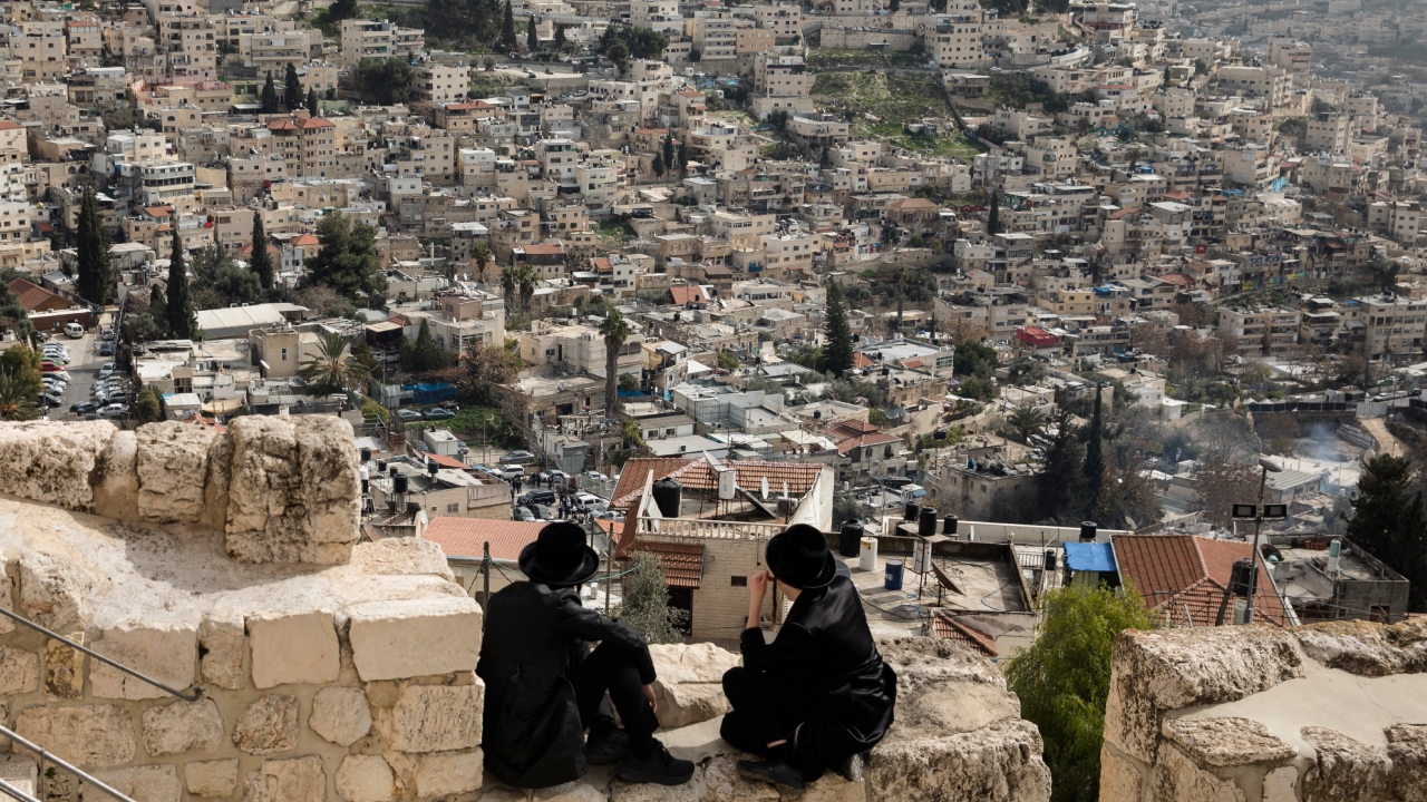 Atentado deixa dois mortos em Jerusalém Oriental, incluindo uma criança