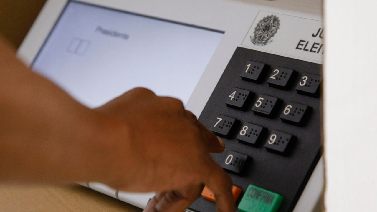 PEC que visava voto impresso no Brasil é derrotada e arquivada na Câmara dos Deputados