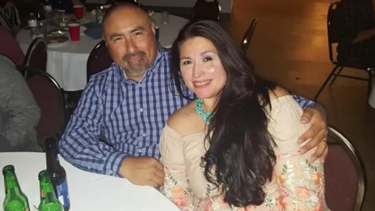 Falece de ataque cardíaco marido de professora morta em massacre no Texas
