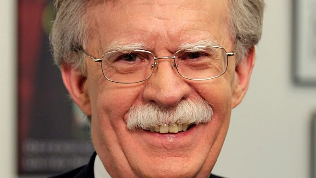 Kim Jong Un deve “rir muito” de Trump, afirma ex-assessor do presidente dos EUA