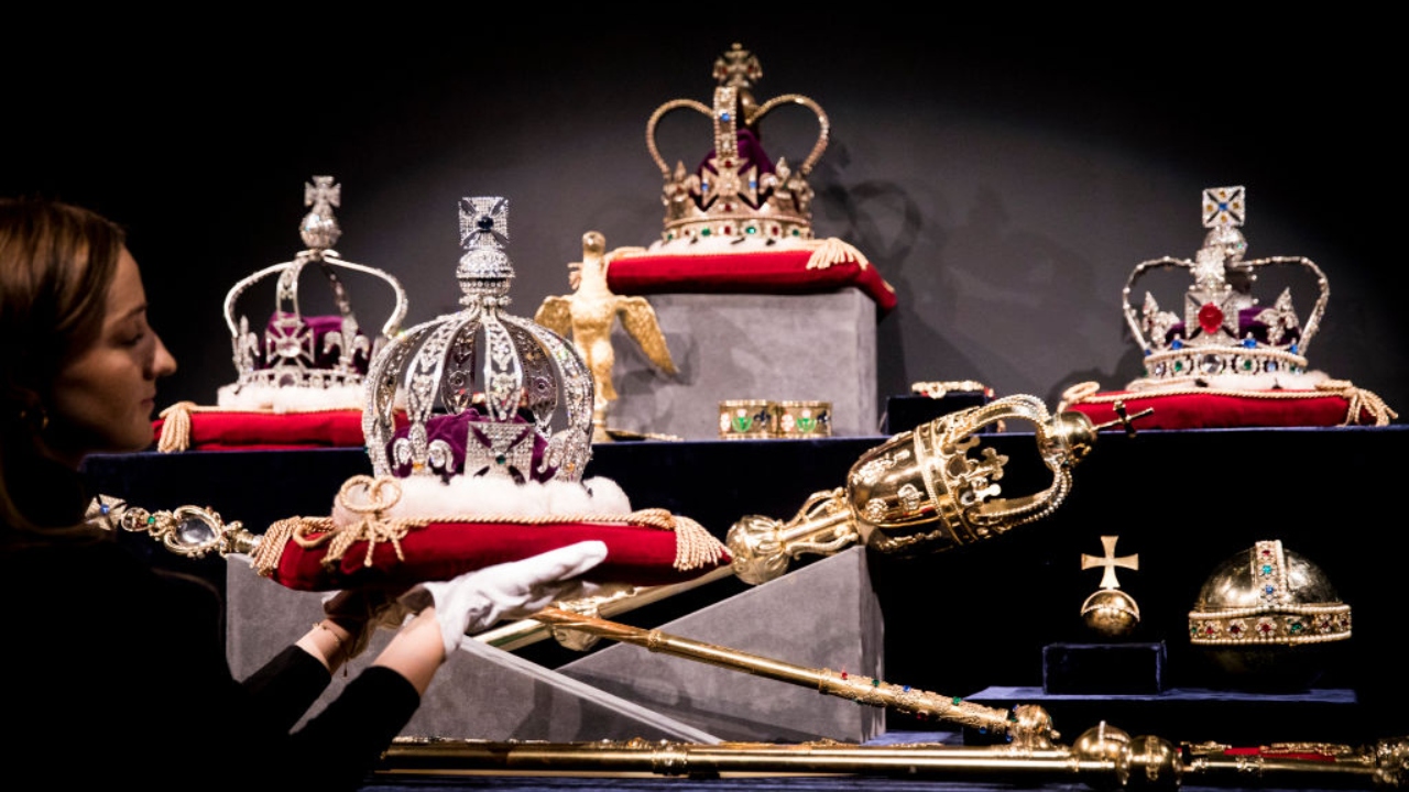 Petição exige devolução de diamante de Elizabeth II à África