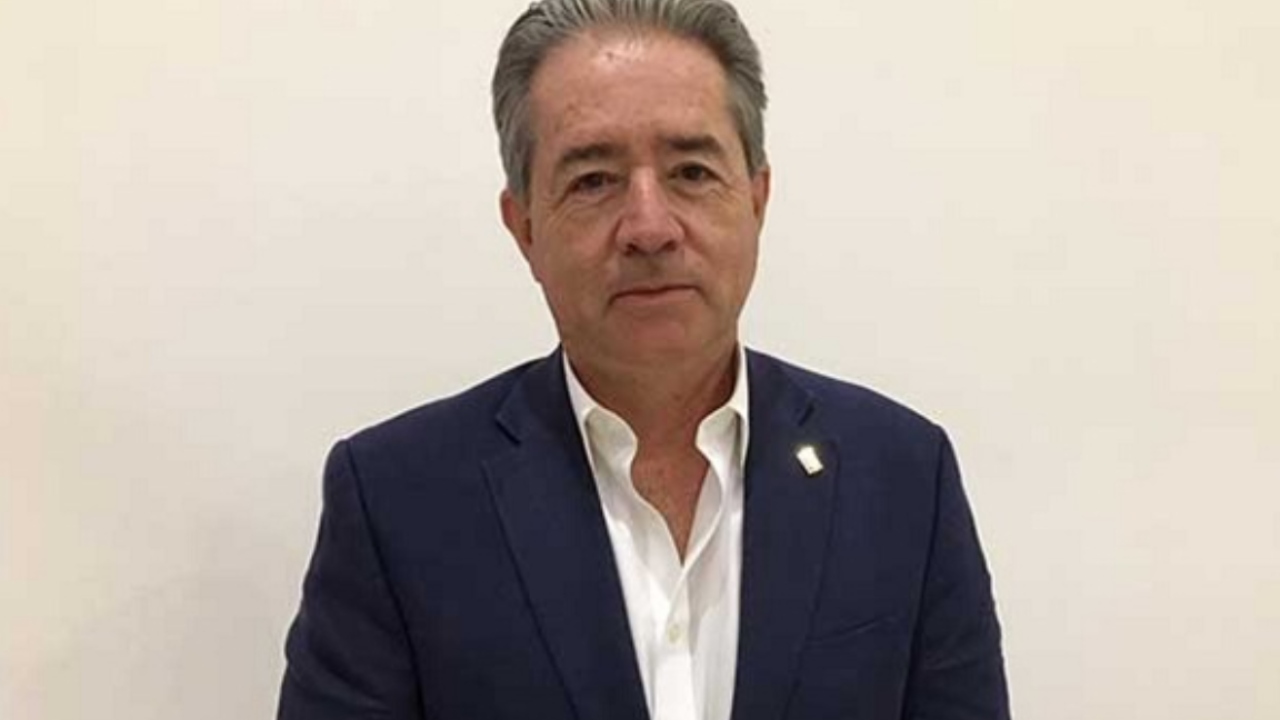 Congresso equatoriano pede que presidente destitua ministro da saúde por ter vacinado seus familiares