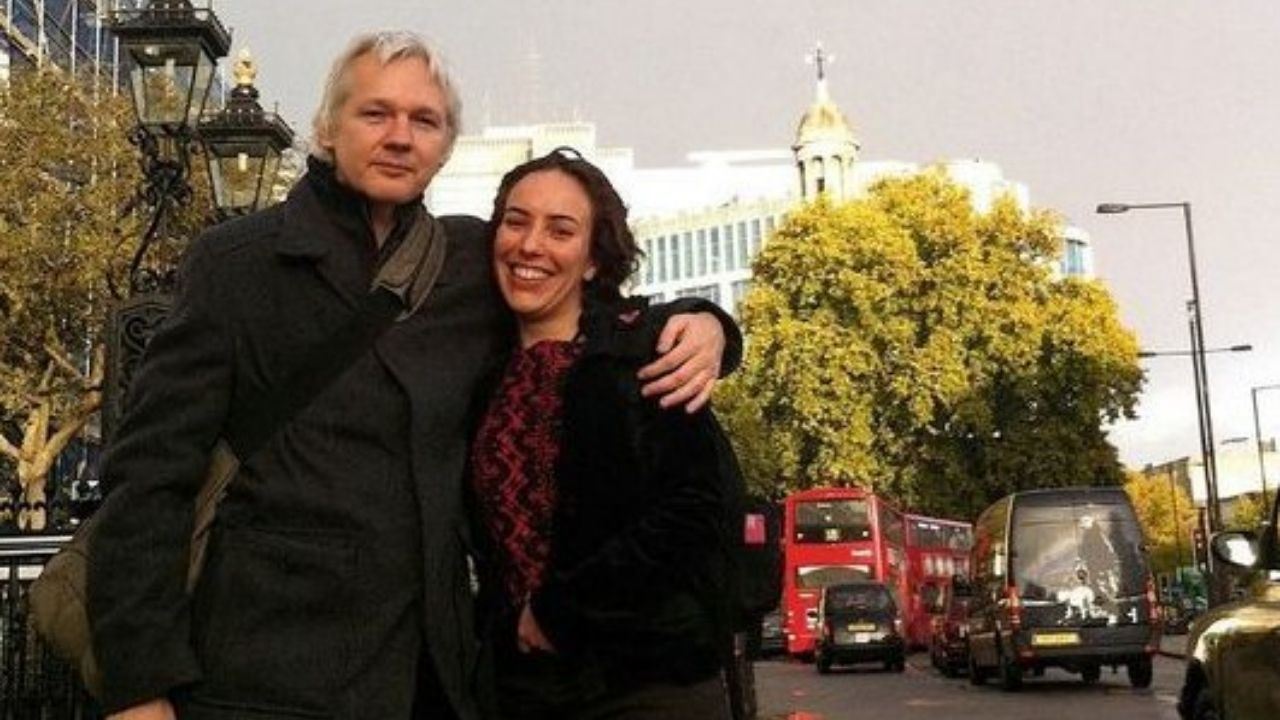 Fundador do WikiLeaks se casará na prisão com dois convidados e sem fotógrafo