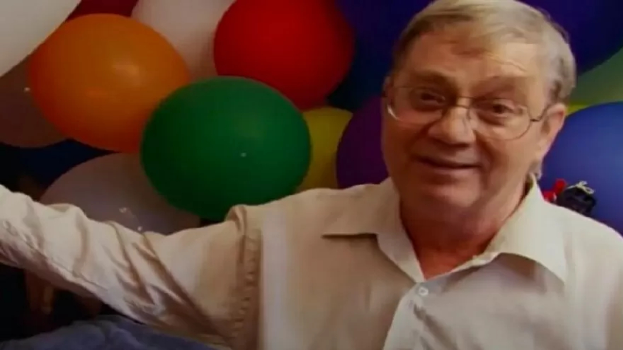 Em programa de TV, britânico revela amar e ‘sentir atração’ por balões
