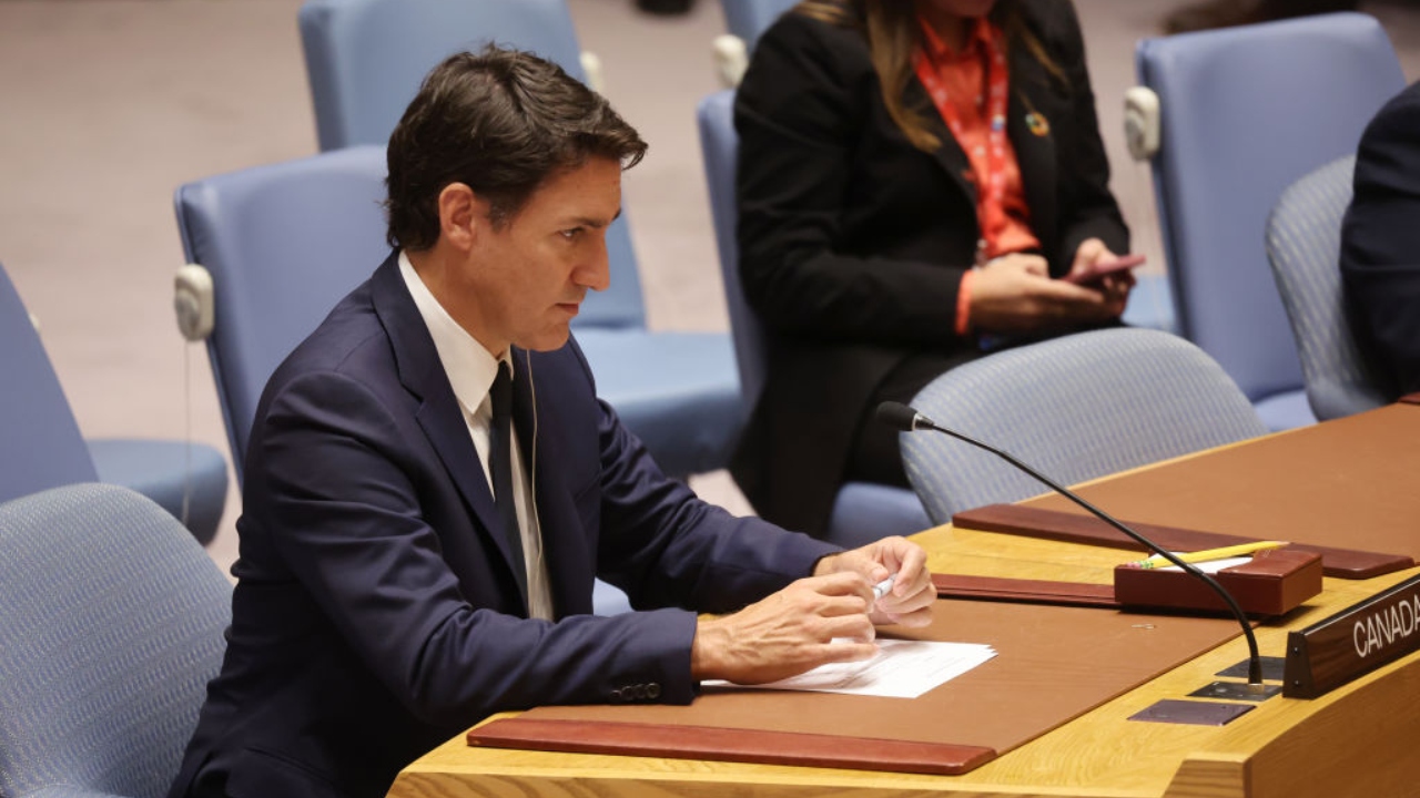 Canadá: Primeiro-ministro se desculpa após homenagear veterano nazista