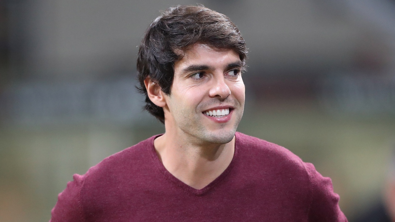 Kaká se desculpa por falta no velório de Pelé e avalia fala polêmica: “Deselegante”