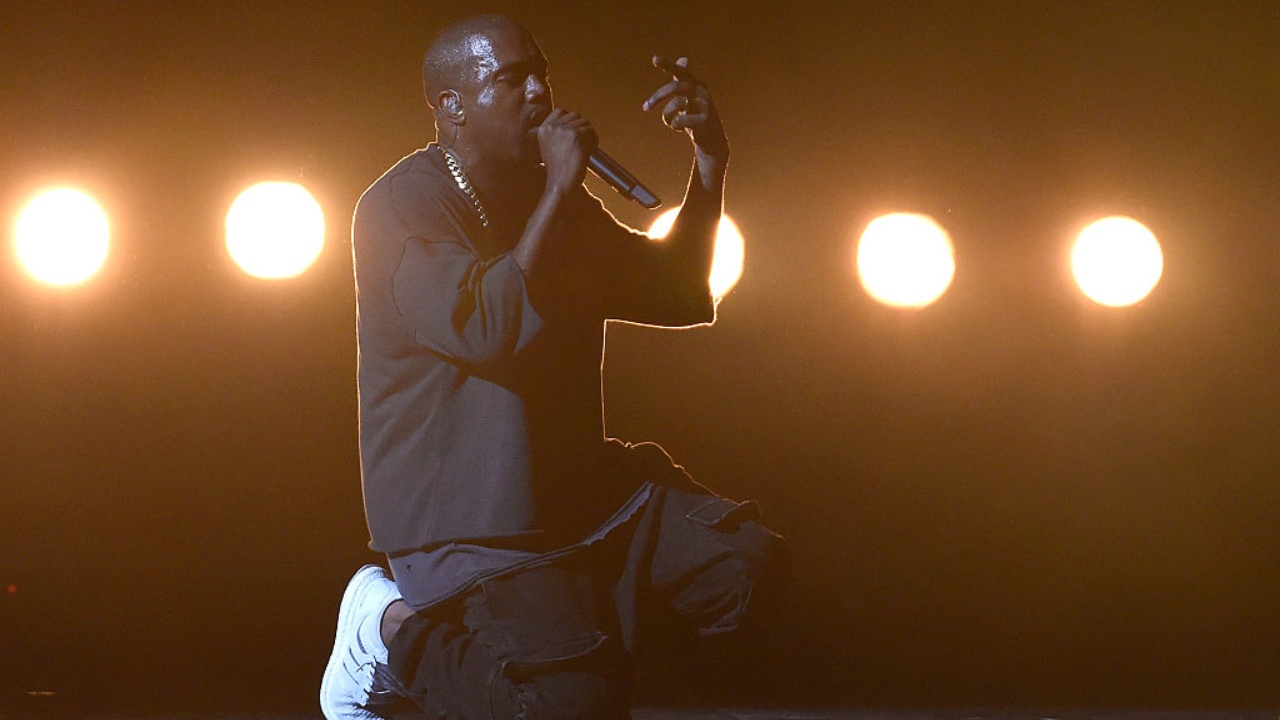Comentários antissemitas suspendem Kanye West de rede social