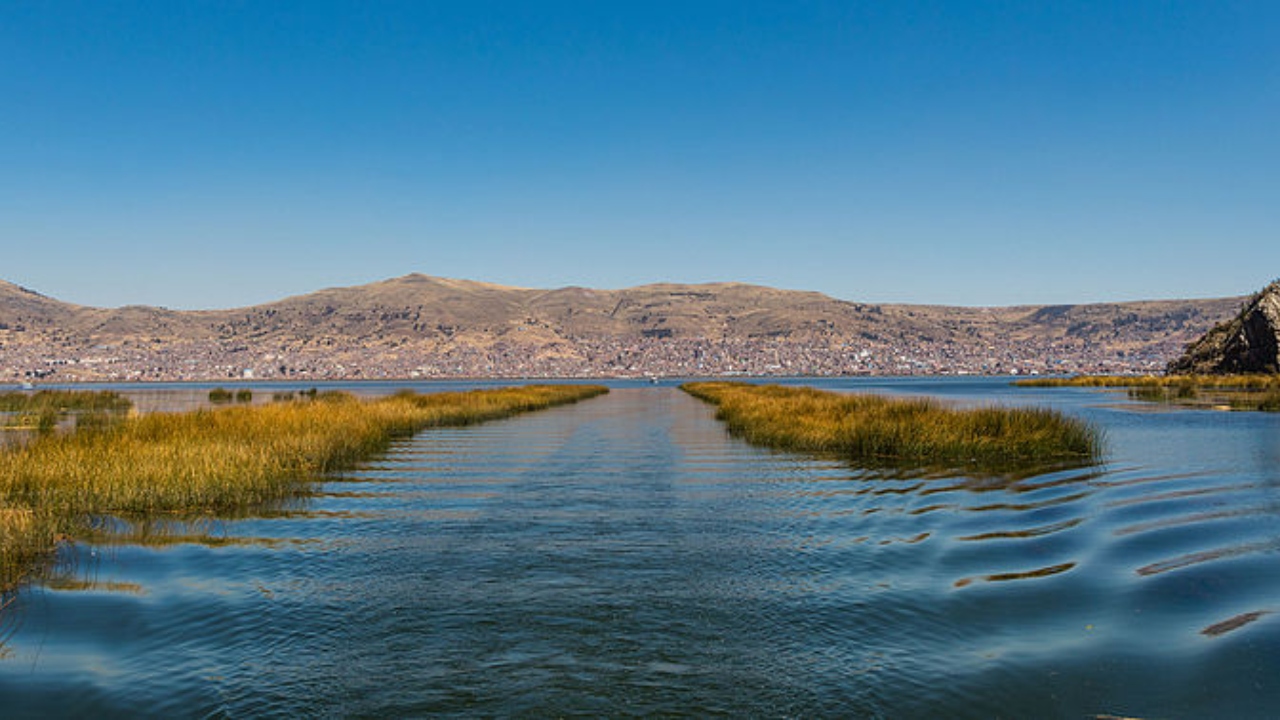 Lago Titicaca, considerado o mais alto do mundo, atinge pior nível mínimo em sua história