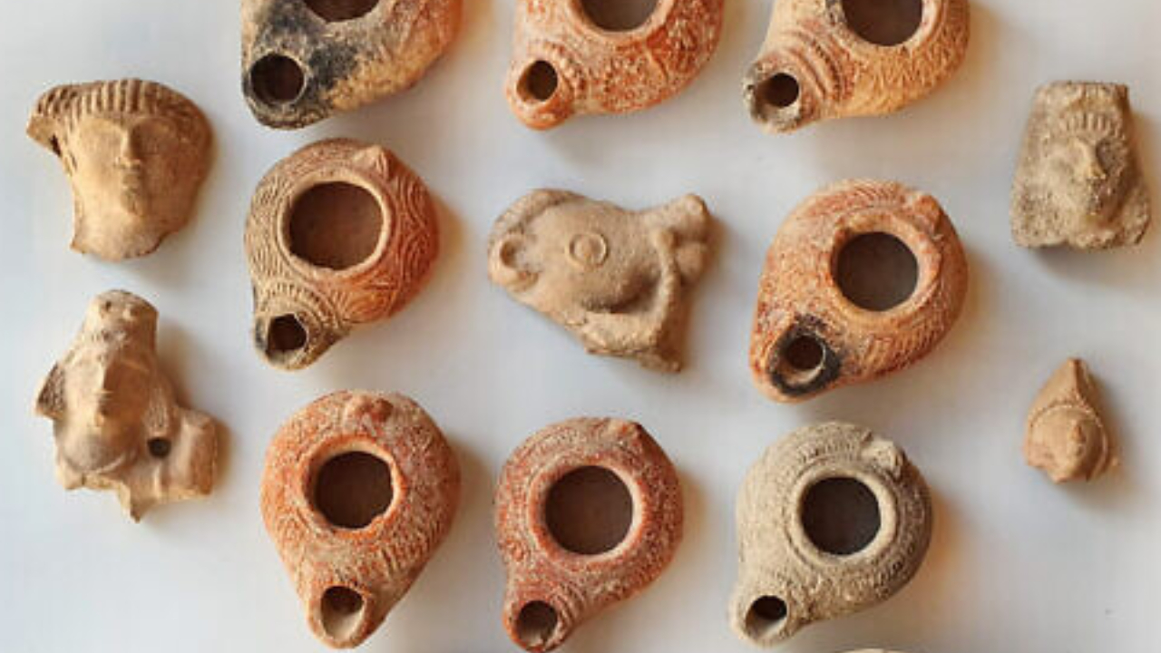 Oficina de lâmpada a óleo de 1.700 anos é encontrada em Israel