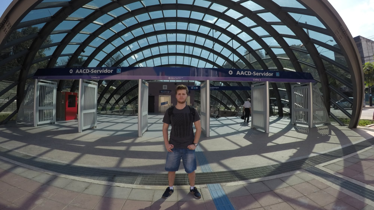 Jovem viraliza ao visitar todas as estações de trem e metrô de São Paulo